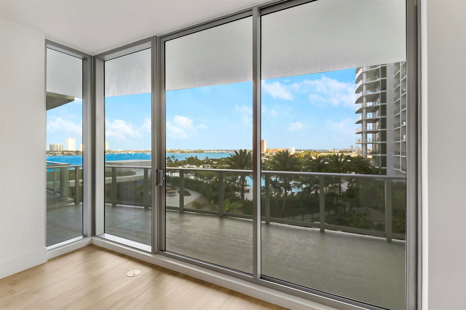 220 Lake Shore Drive 815 photo 18