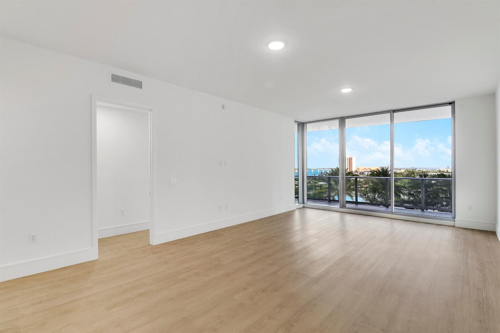 220 Lake Shore Drive 815 photo 15