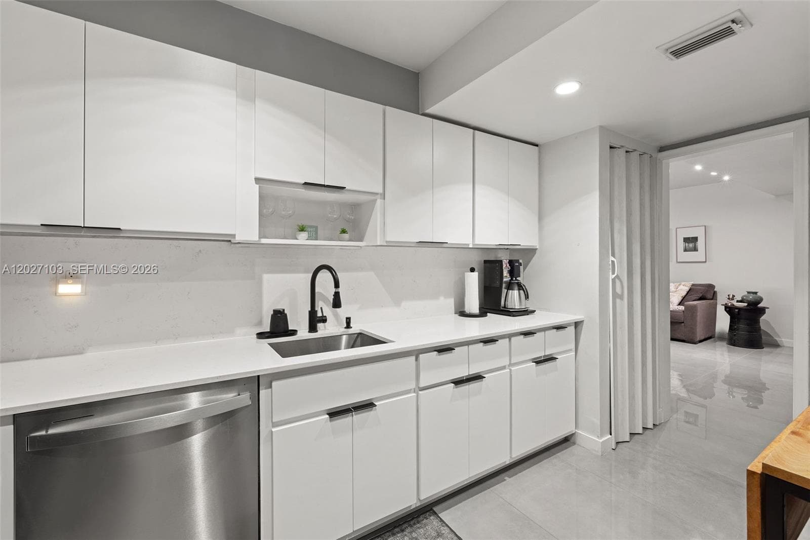 5001 Collins Ave 1E photo 3