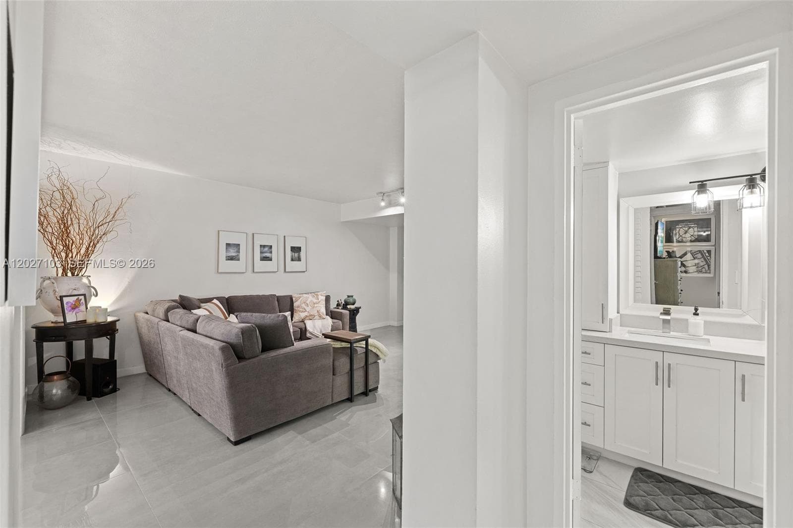 5001 Collins Ave 1E photo 10
