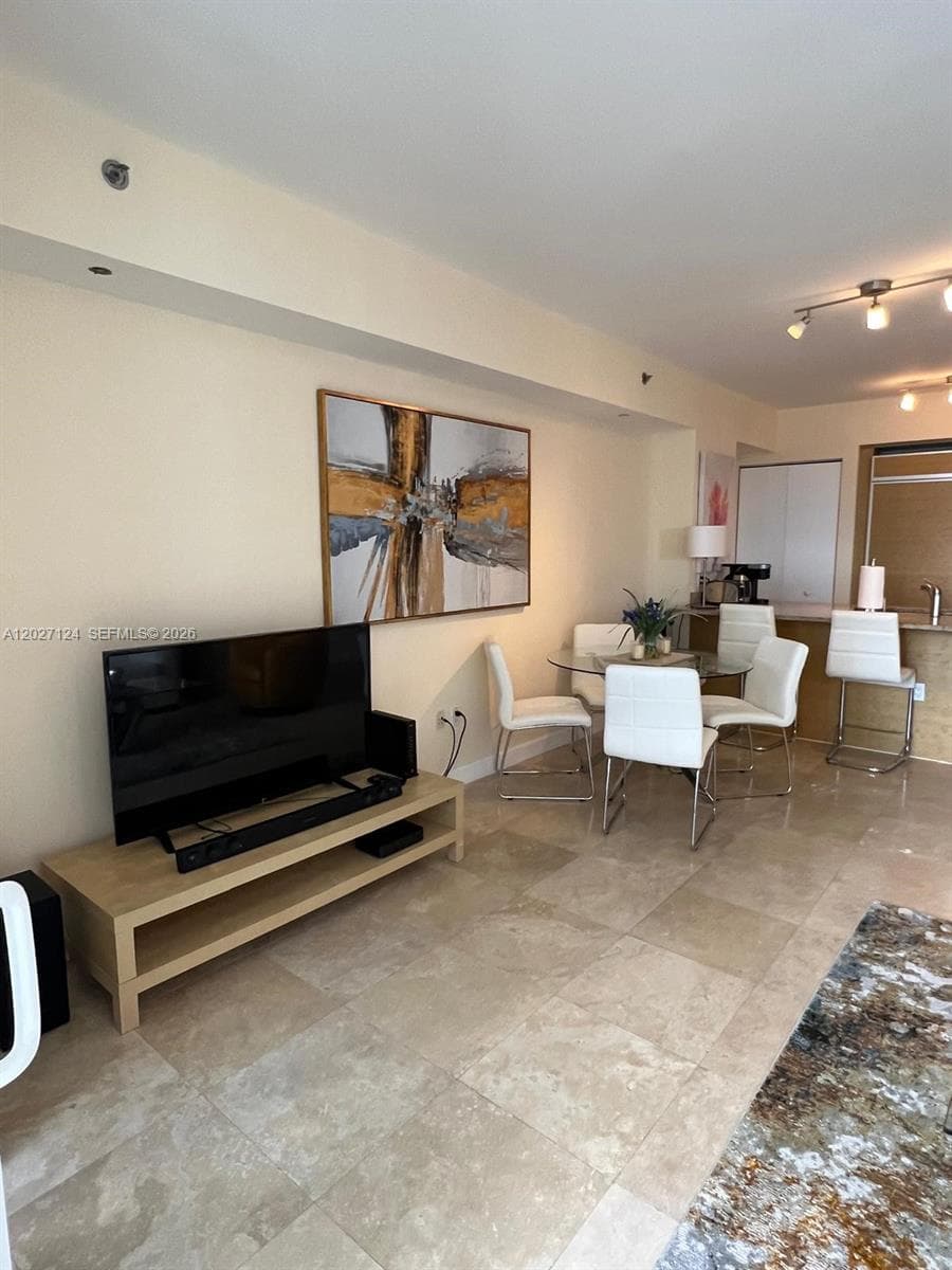1830 S Ocean Dr 1812 photo 6