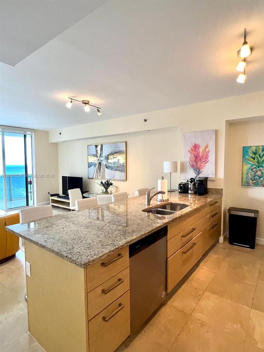 1830 S Ocean Dr 1812 photo 5