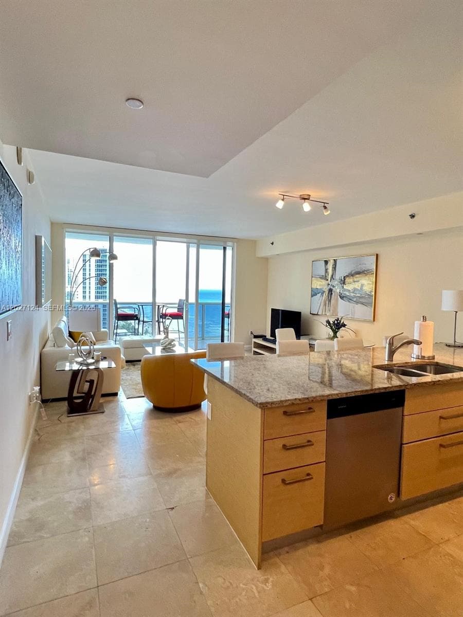 1830 S Ocean Dr 1812 photo 4