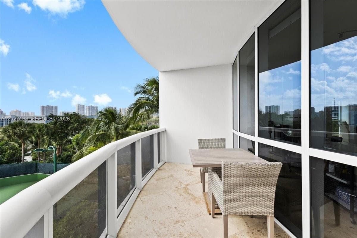 18201 Collins Ave 601A photo 13