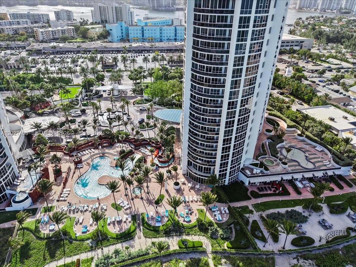 18201 Collins Ave 601A photo 24