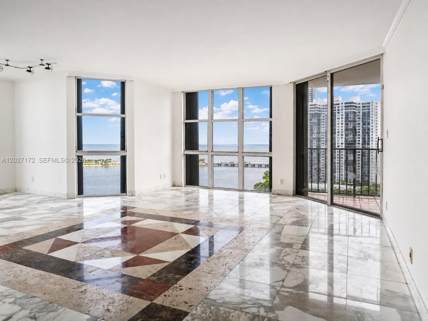 1925 Brickell Ave D-1808 photo 4