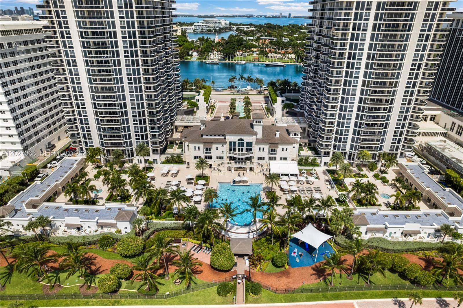 4779 Collins Ave 908 photo 23