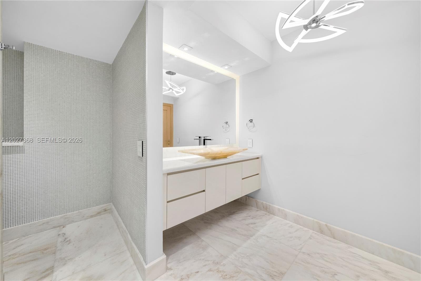 4779 Collins Ave 908 photo 13