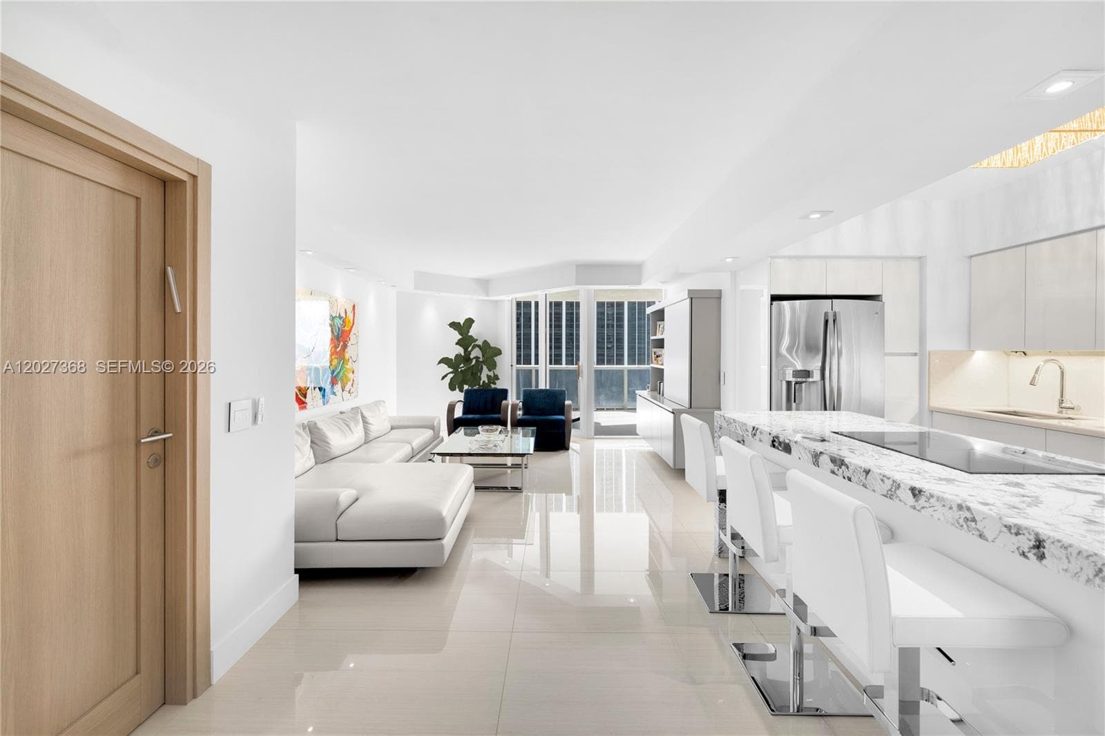 4779 Collins Ave 908 photo 7