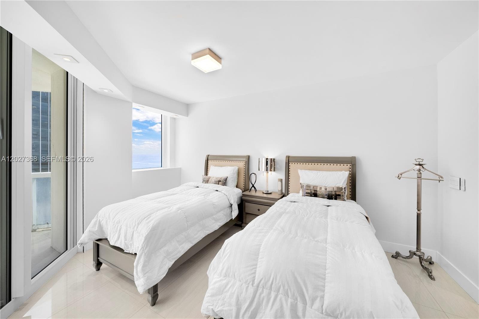 4779 Collins Ave 908 photo 10