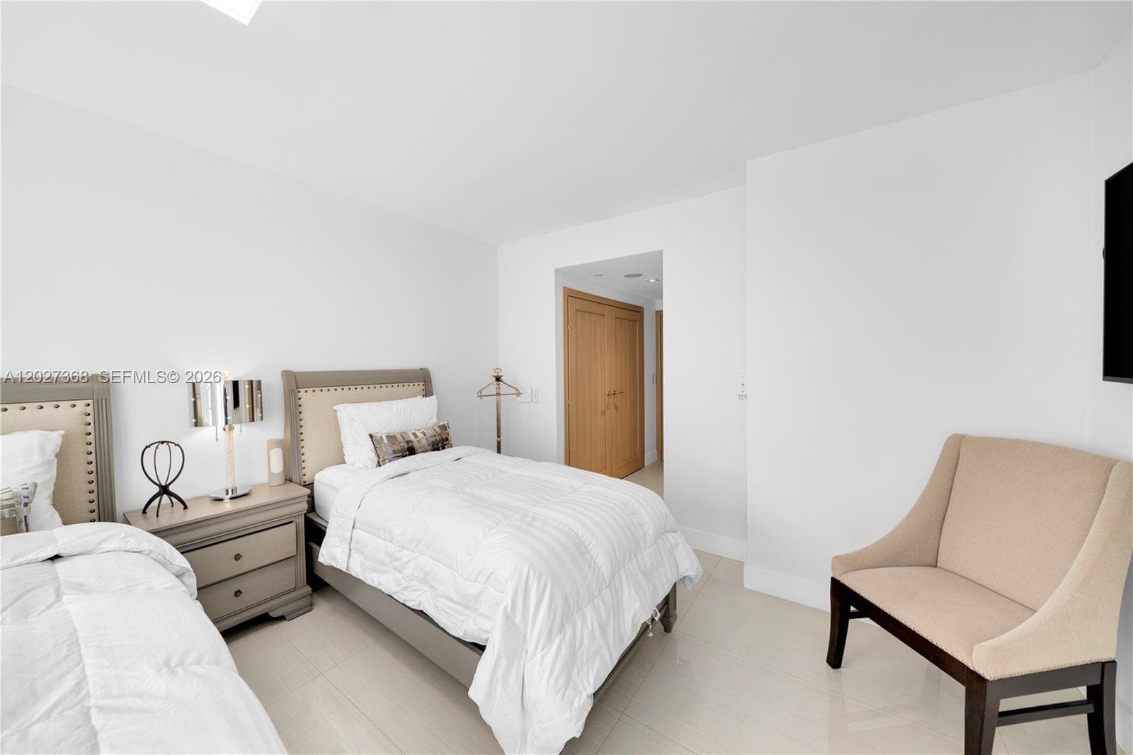 4779 Collins Ave 908 photo 11