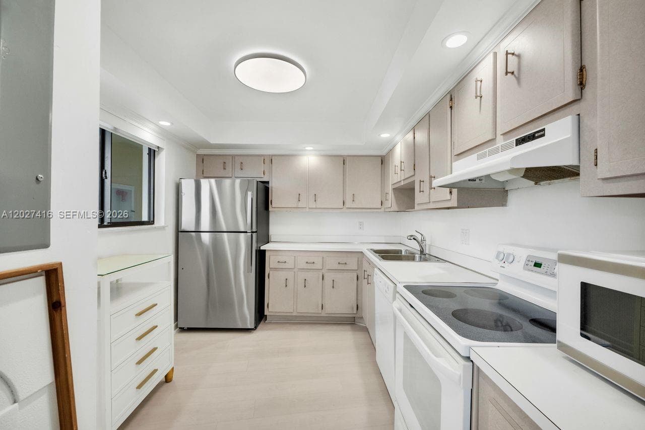200 Ocean Trail Way 1108 photo 4