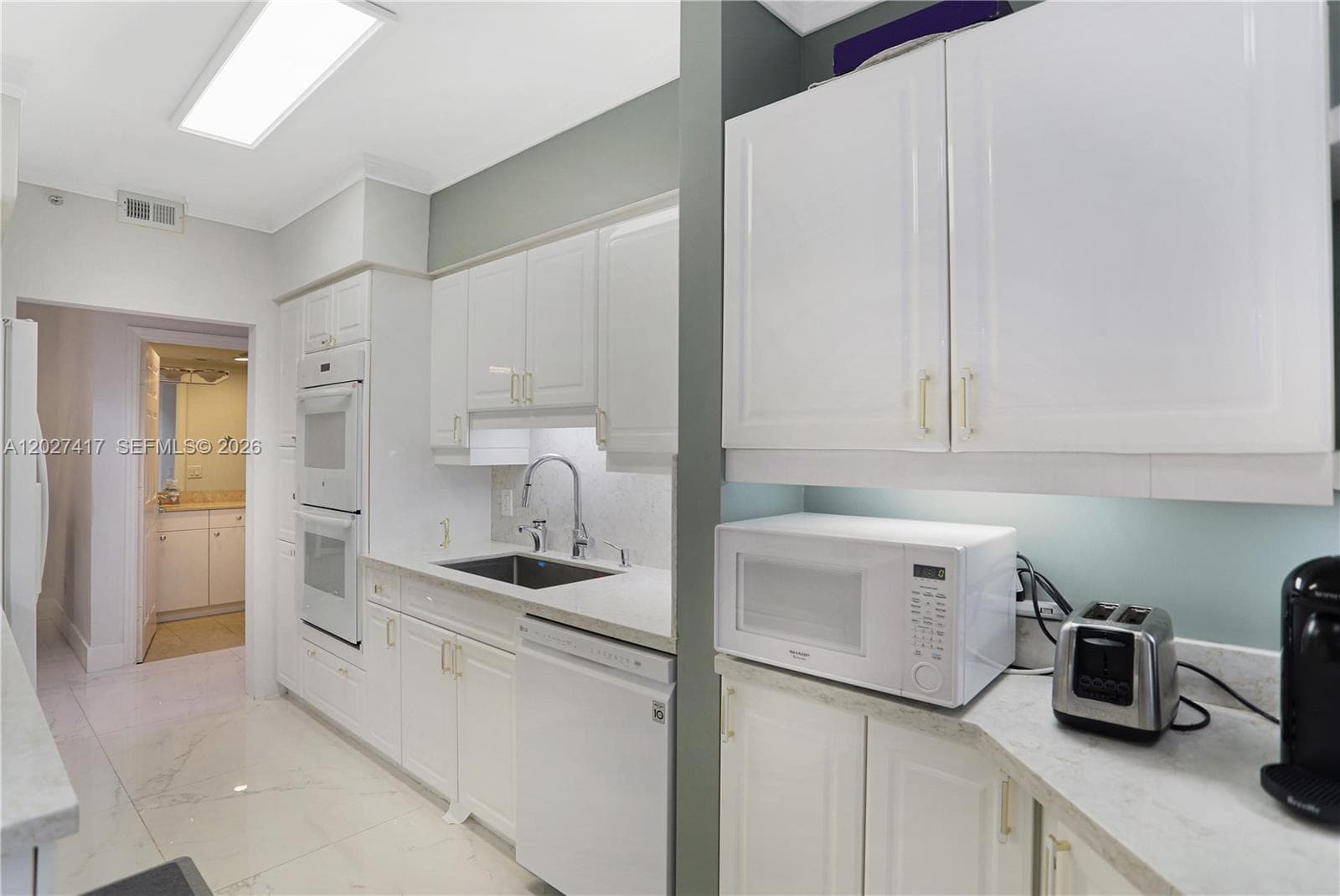 4775 COLLINS AV 1804 photo 14