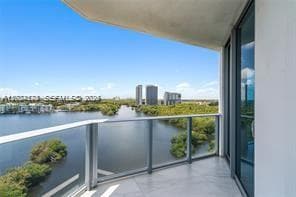 17111 Biscayne Blvd 1210 photo 1