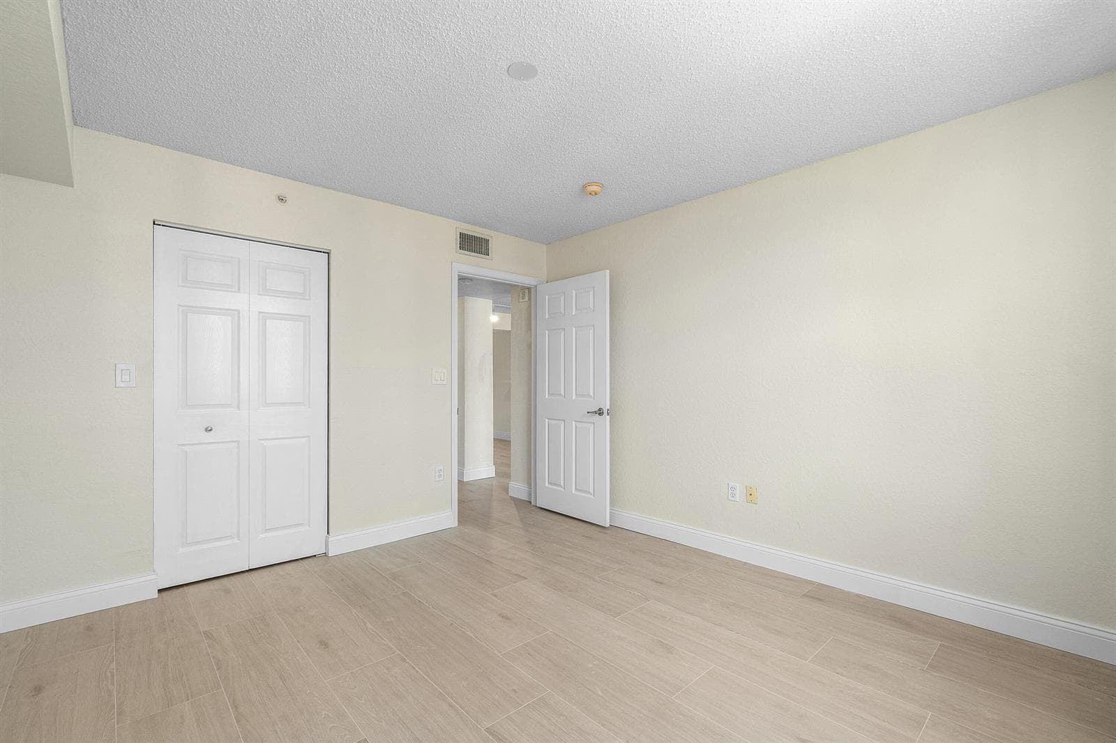 1801 N Flagler Drive 835 photo 23