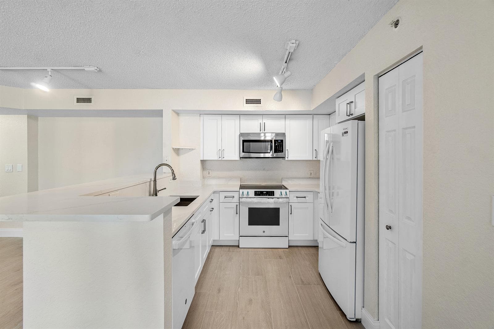 1801 N Flagler Drive 835 photo 16