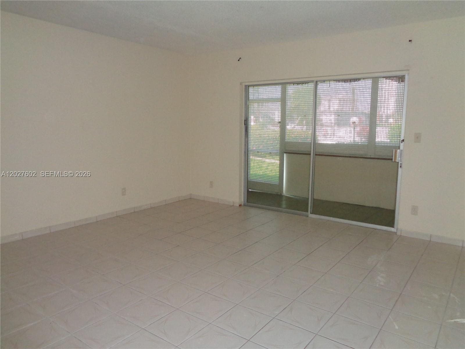 450 Golden Isles Dr 1H photo 13