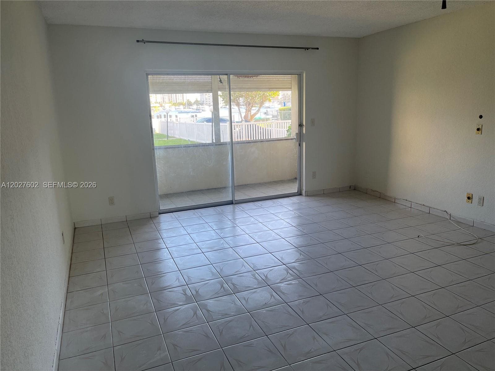 450 Golden Isles Dr 1H photo 15