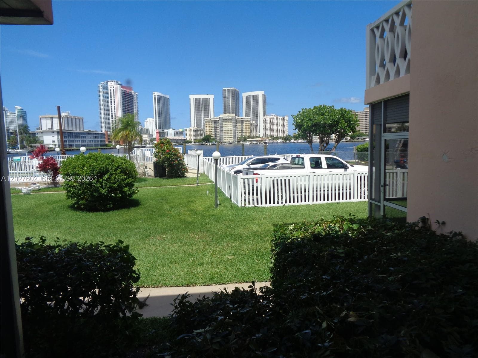 450 Golden Isles Dr 1H photo 4