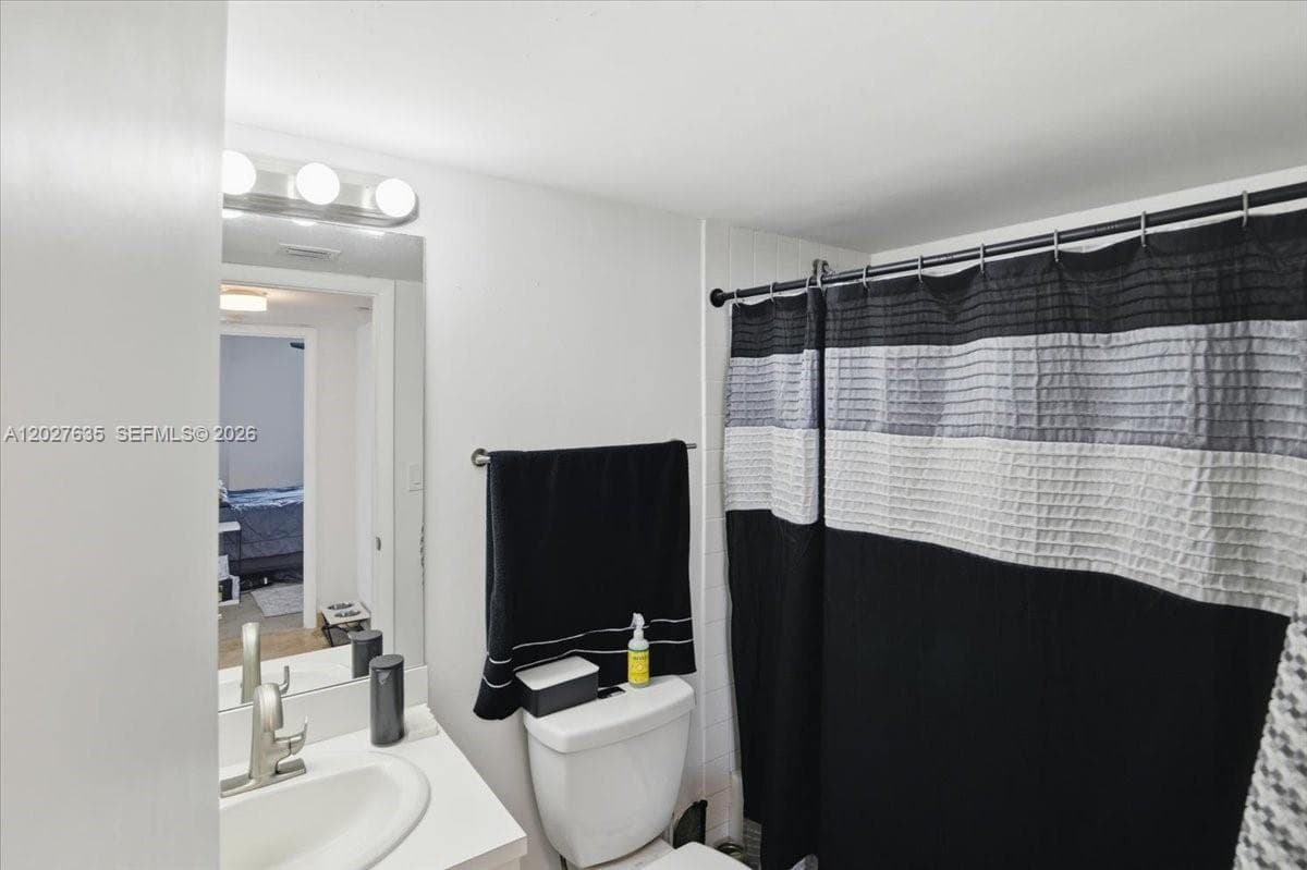 8911 Collins Ave 601 photo 23