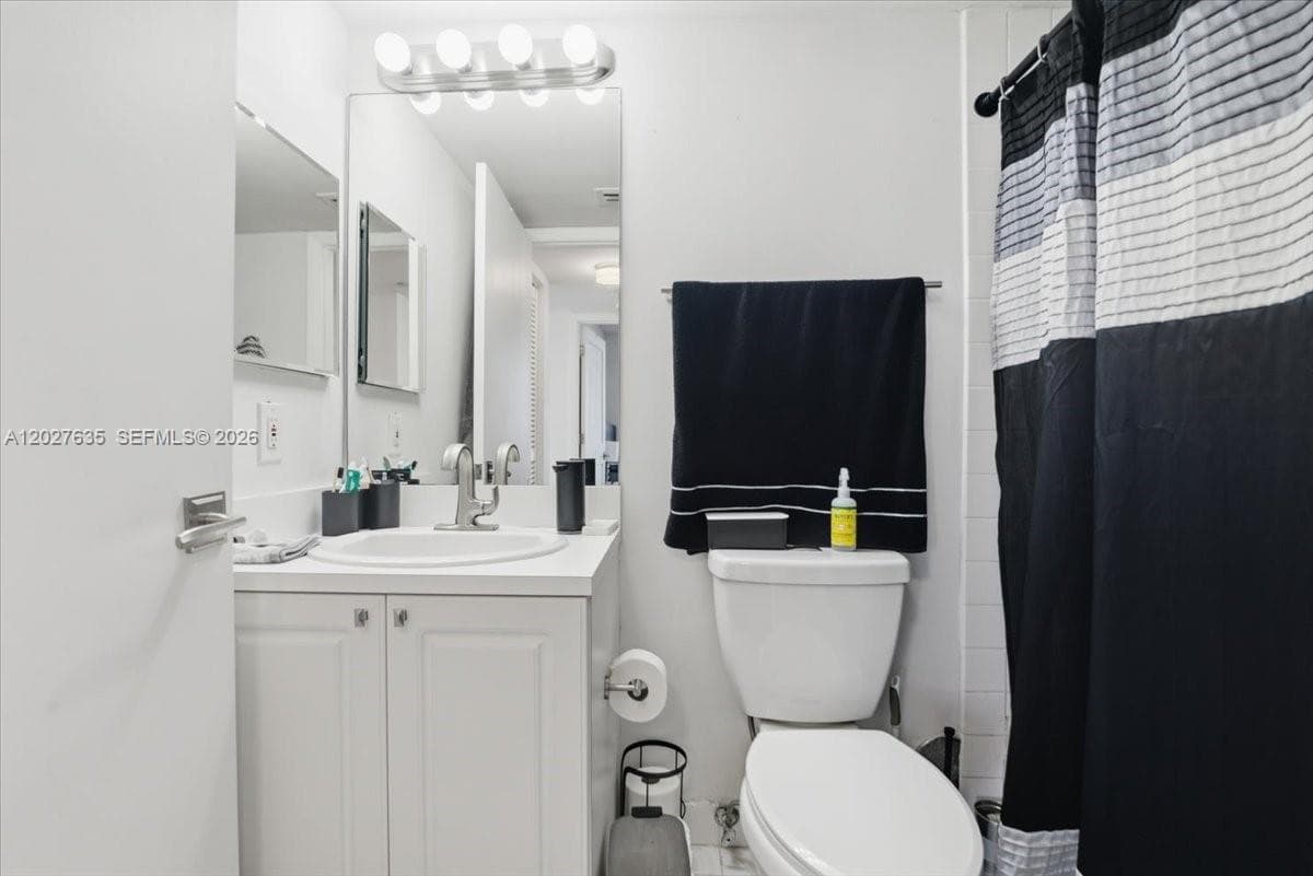 8911 Collins Ave 601 photo 22