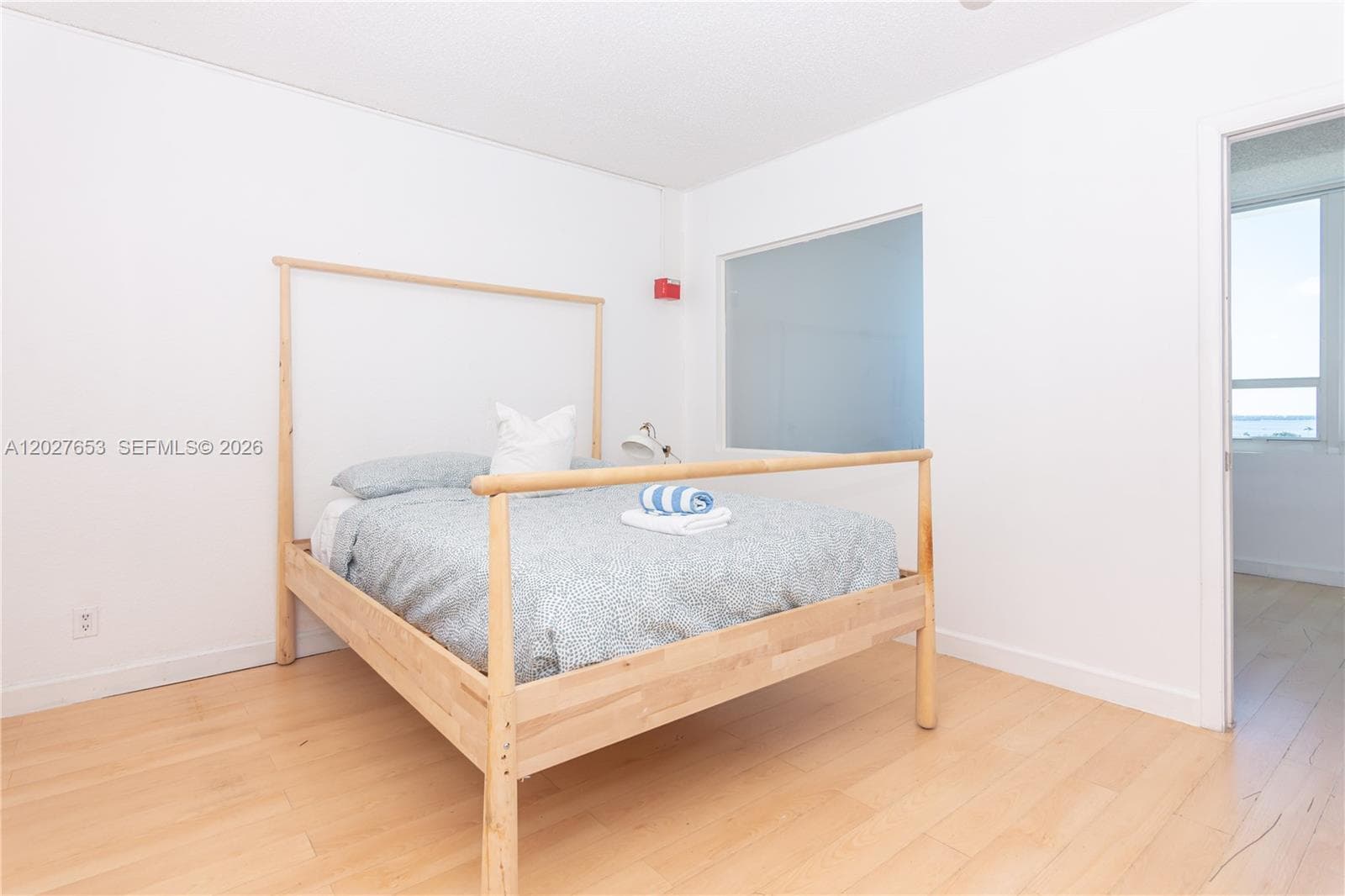5445 Collins Ave 1105 photo 1