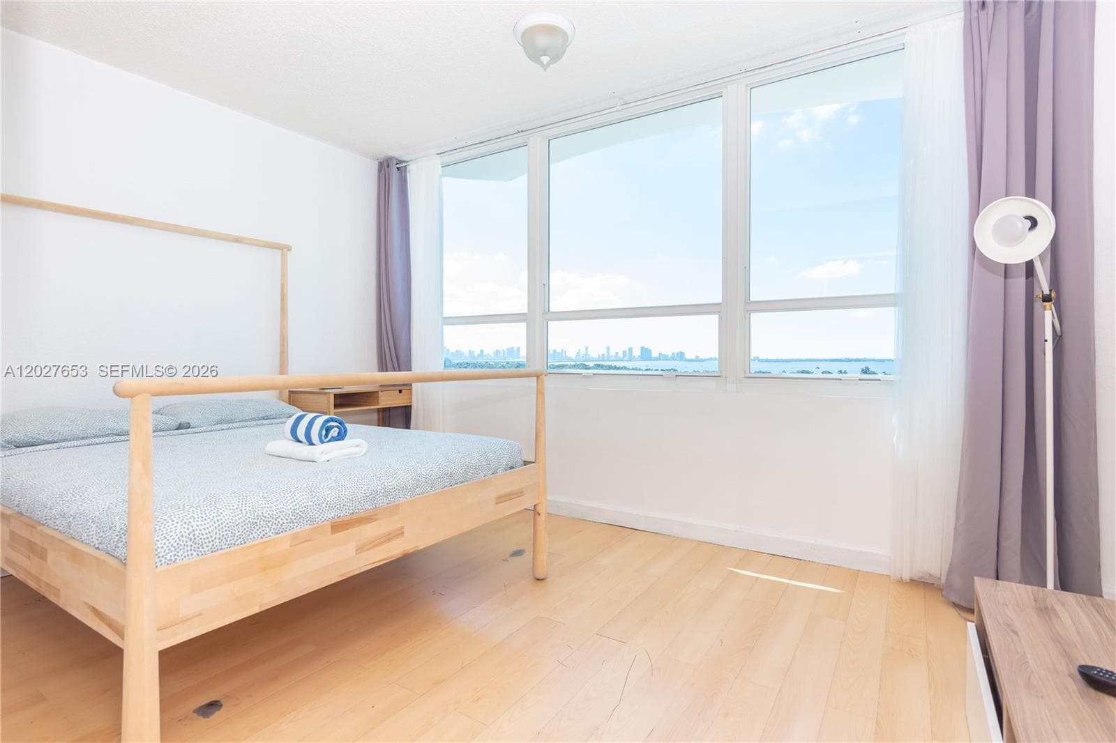 5445 Collins Ave 1105 photo 4