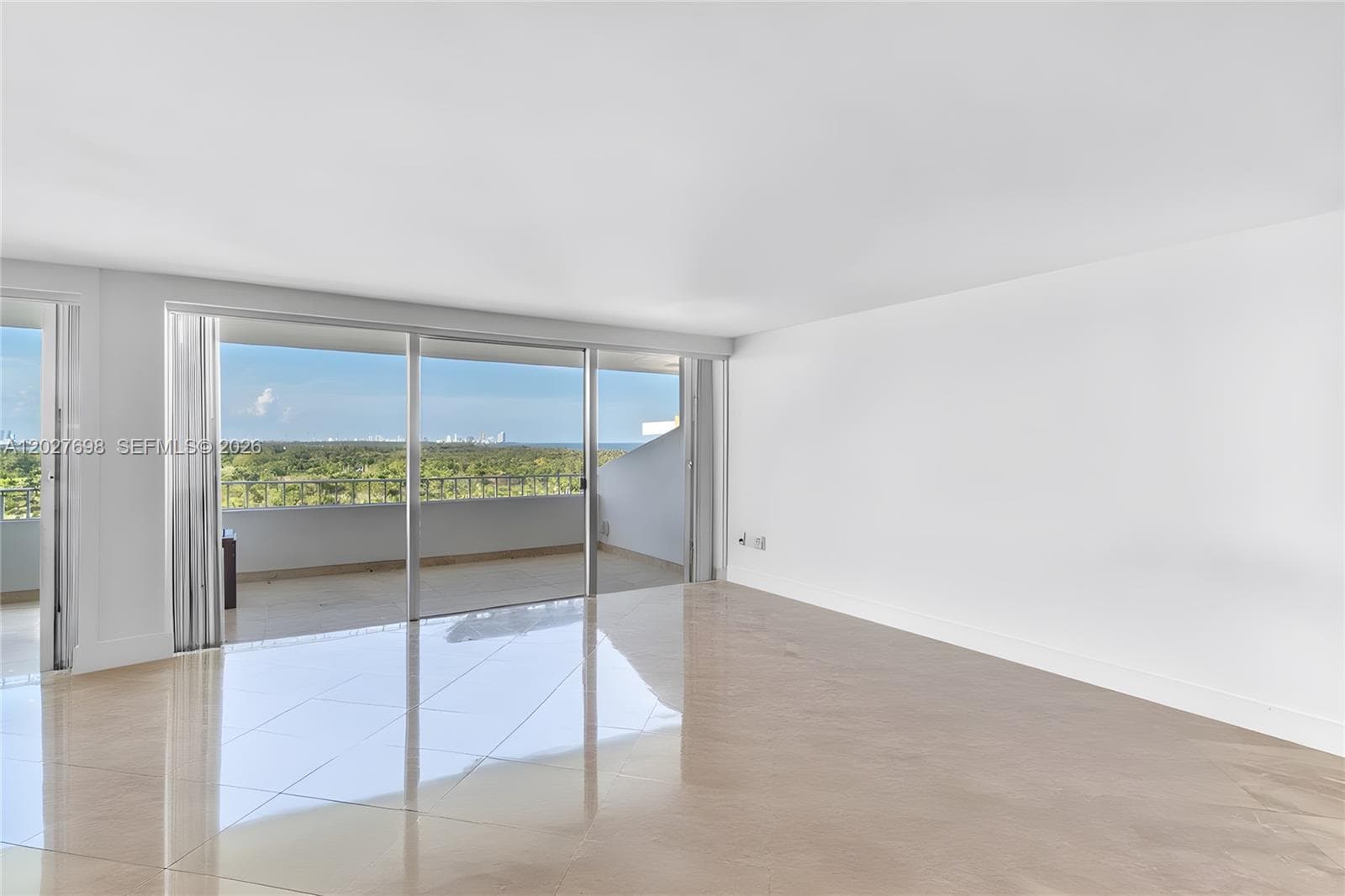 199 Ocean Lane Dr 1210 photo 4