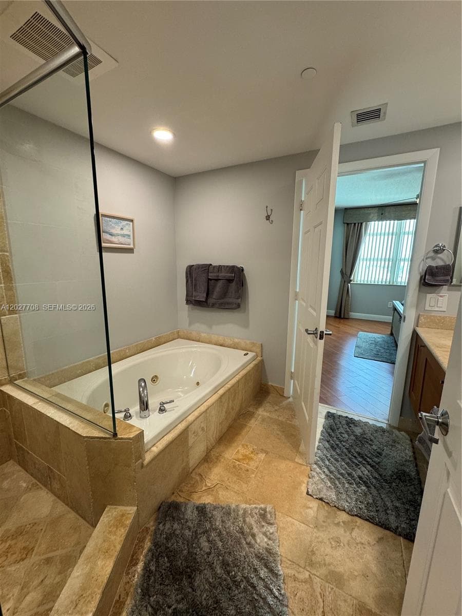 1819 SE 17th St 912 photo 16