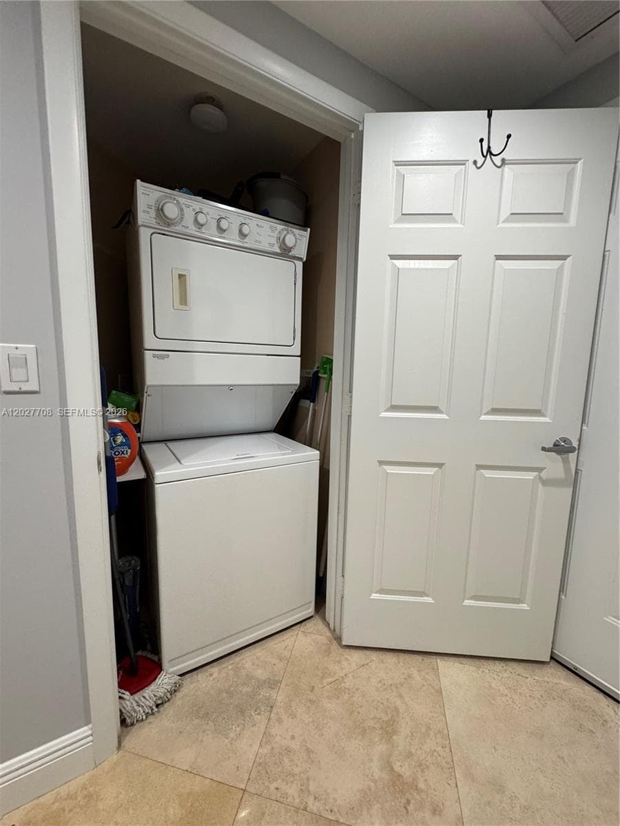1819 SE 17th St 912 photo 24
