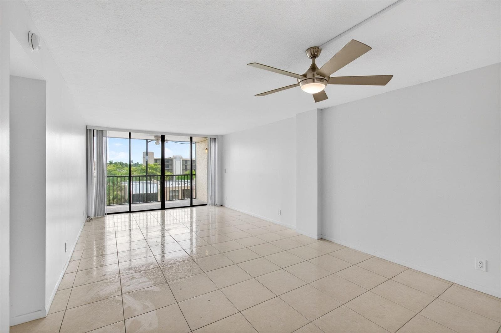 12 Royal Palm Way 501 photo 21