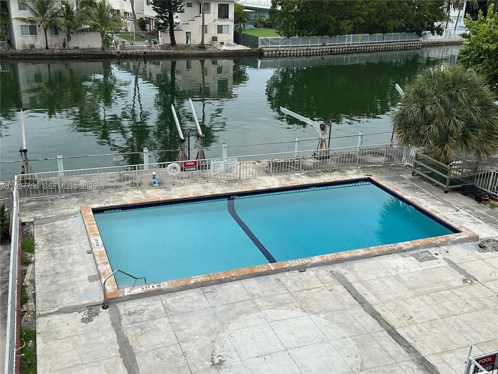 110 S Shore Dr 4E photo 3