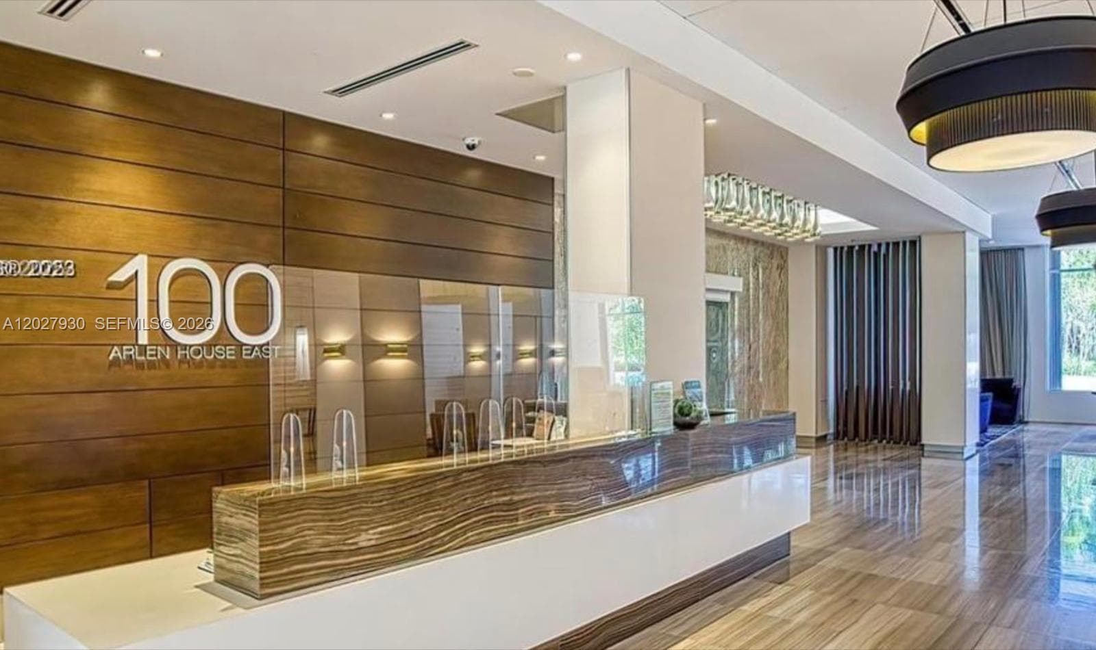 100 Bayview Dr 2014 photo 4