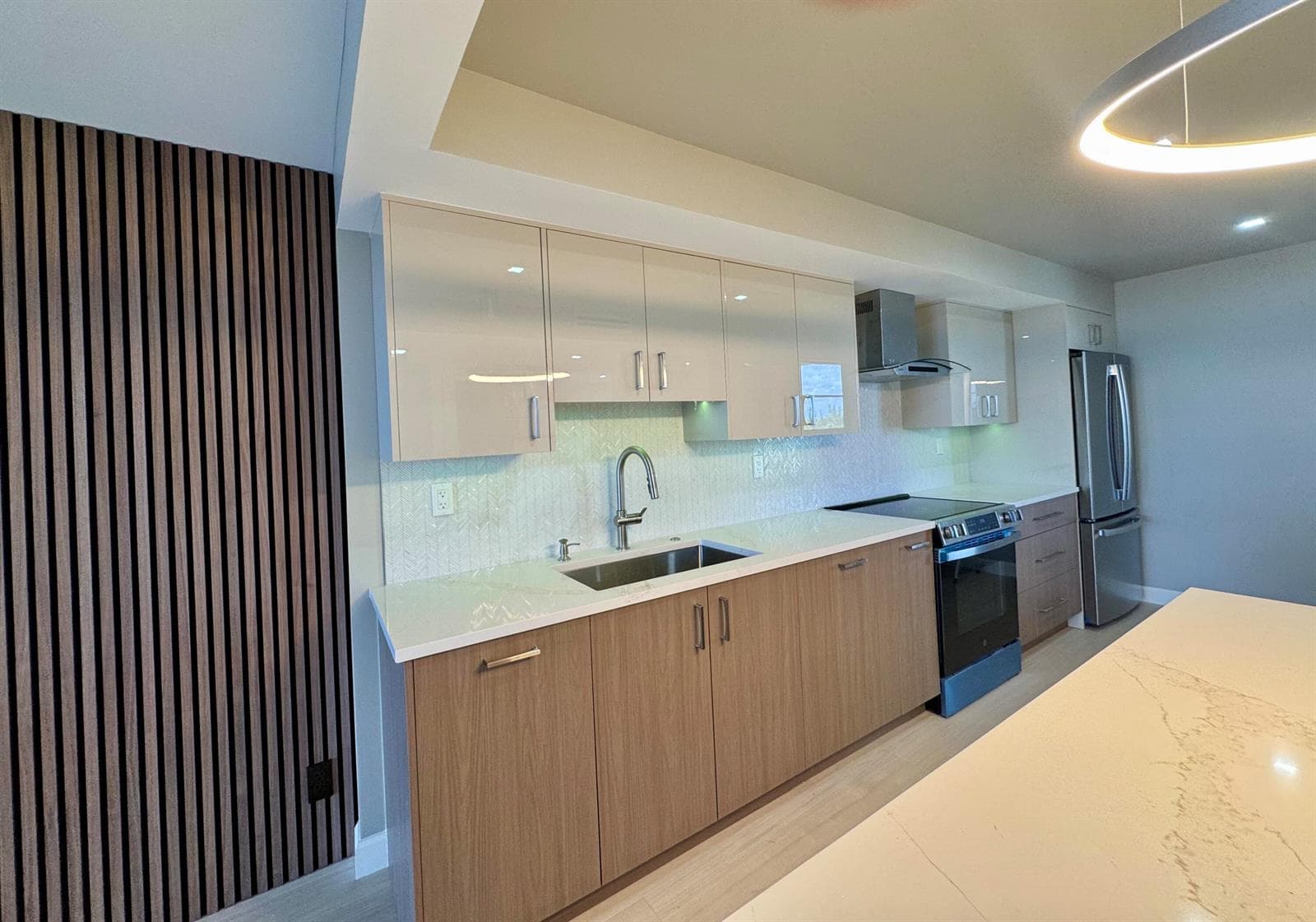 12 Royal Palm Way 6030 photo 2