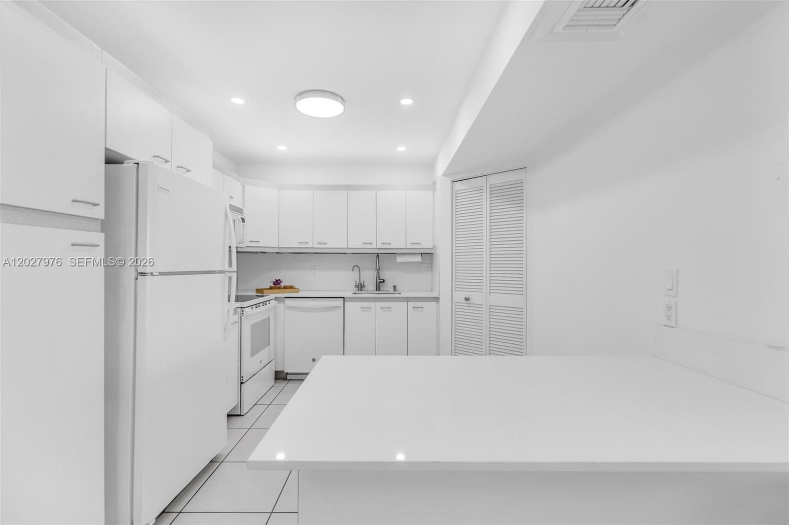9273 Collins Ave 503 photo 6