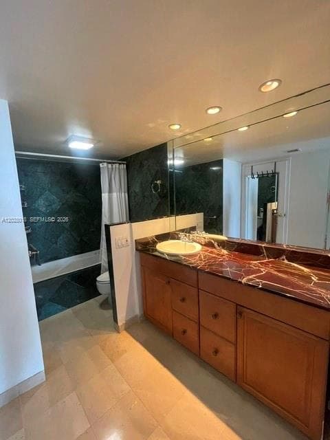 100 Bayview Dr 1623 photo 8