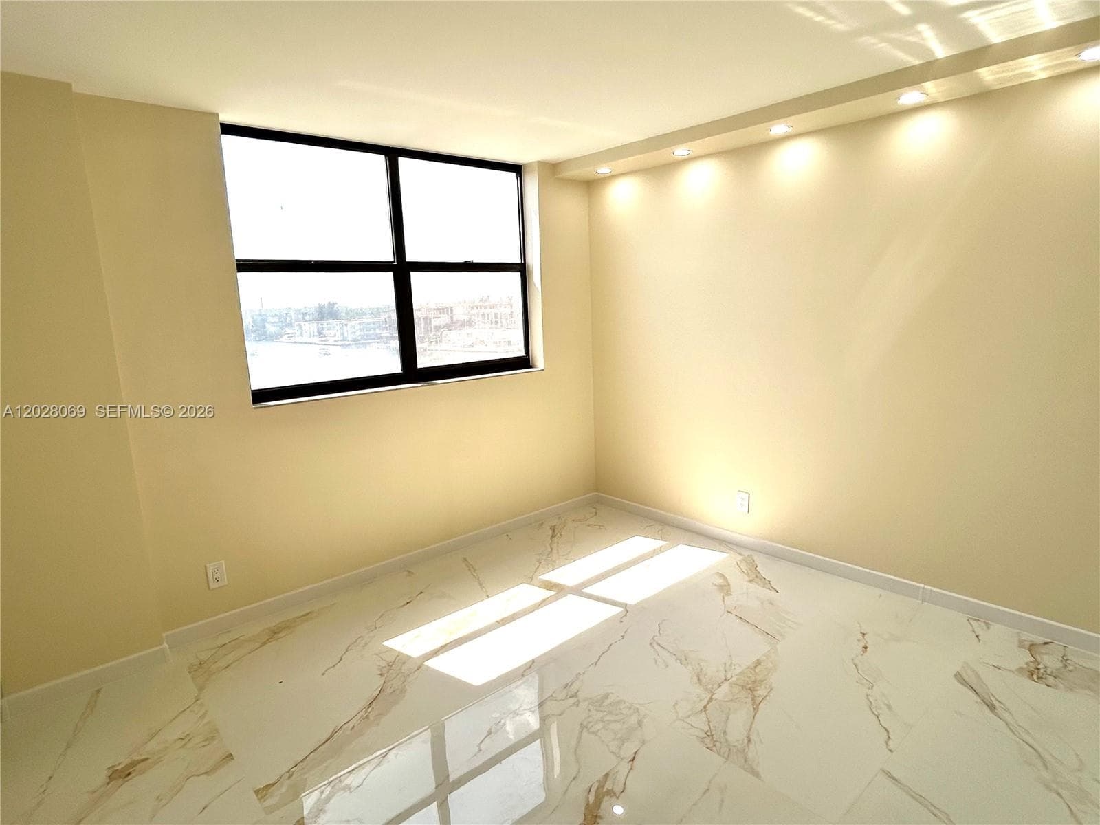290 174th St 619 photo 23