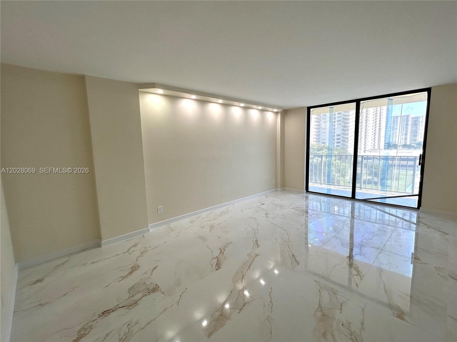 290 174th St 619 photo 16