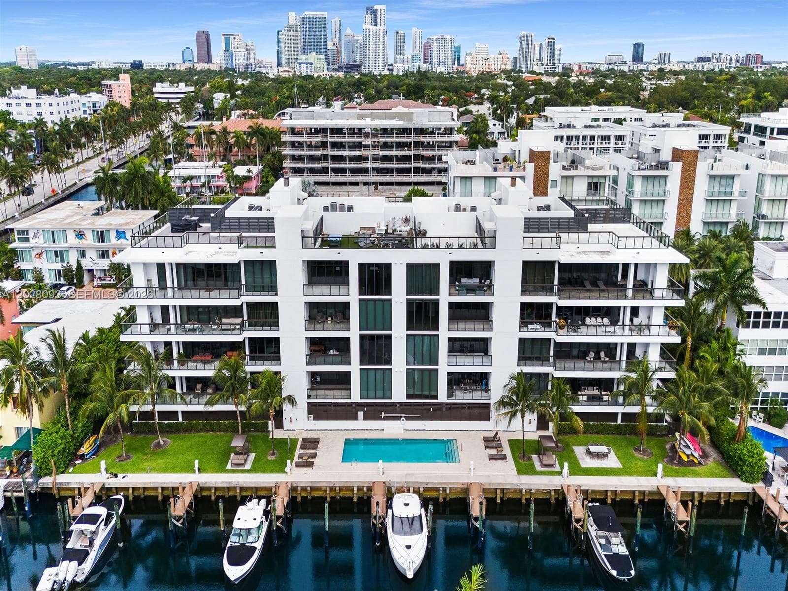 30 Isle Of Venice Dr 403 photo 1