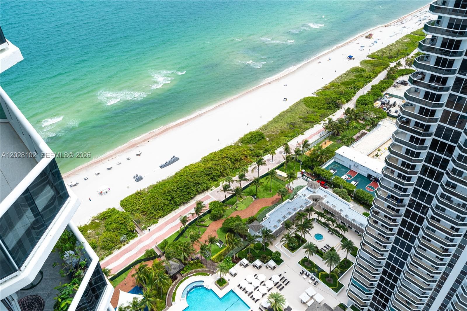 4779 Collins Ave 3504 photo 2