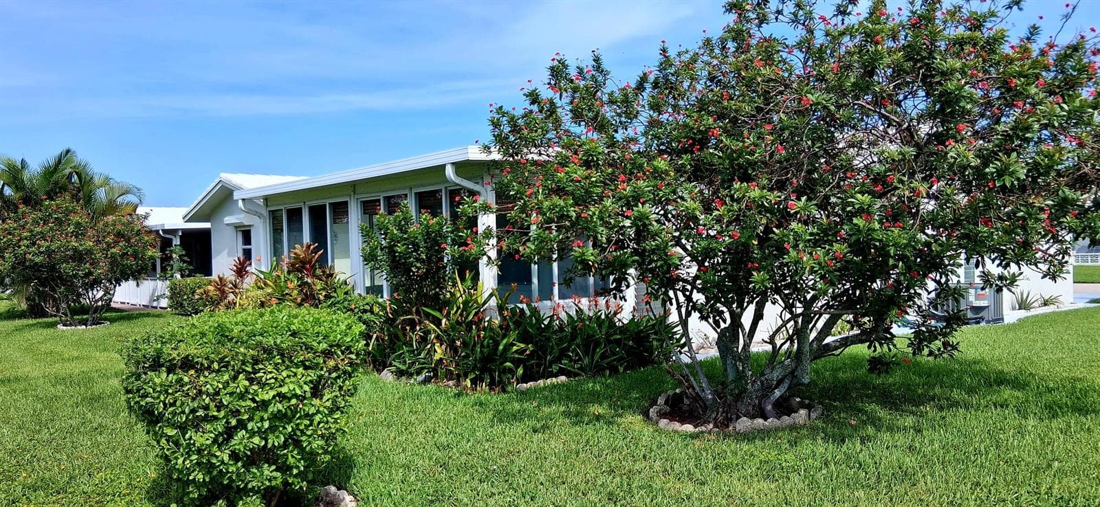 1590 SW 14th Avenue photo 3
