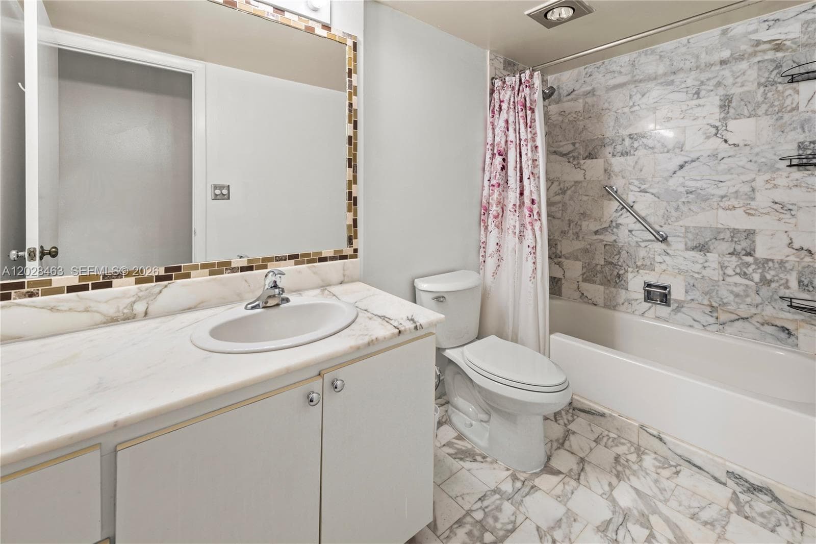 2555 Collins Ave 403 photo 20