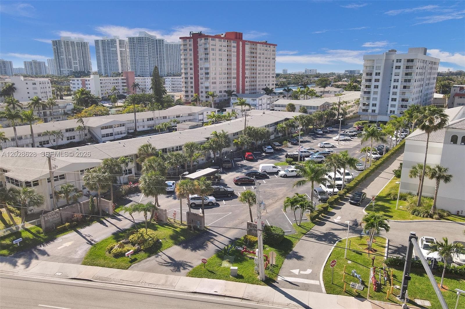 3113 S Ocean Dr 603 photo 24