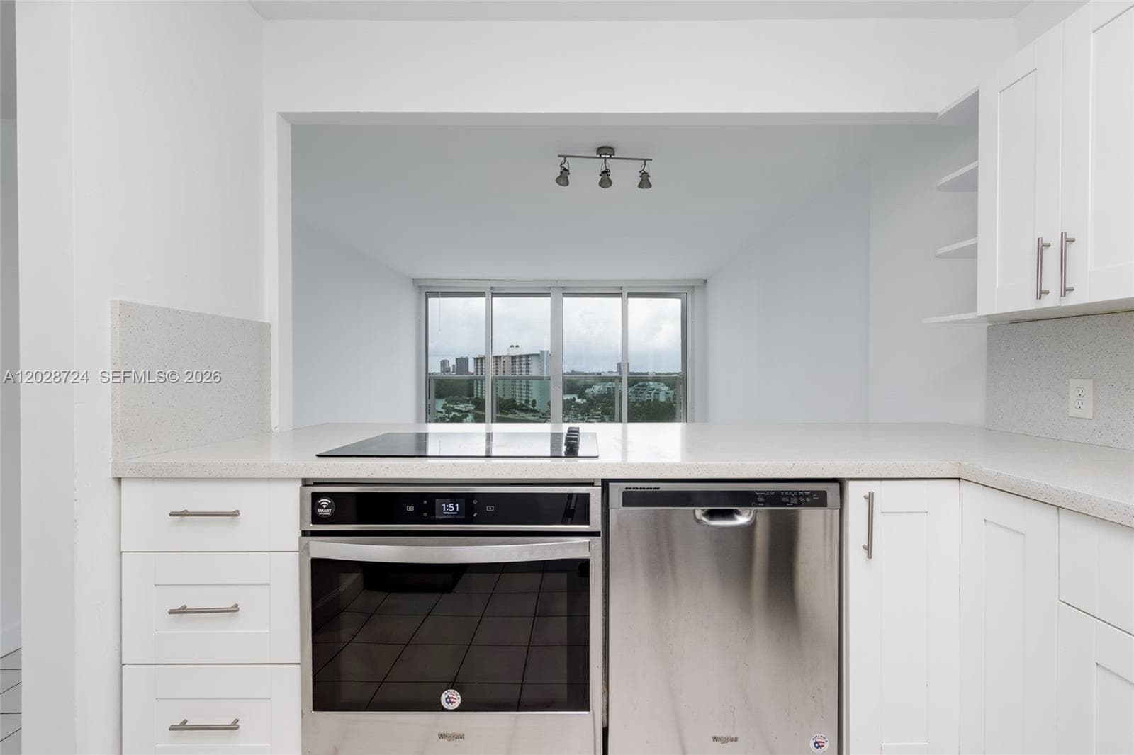 100 Bayview Dr 1102 photo 18