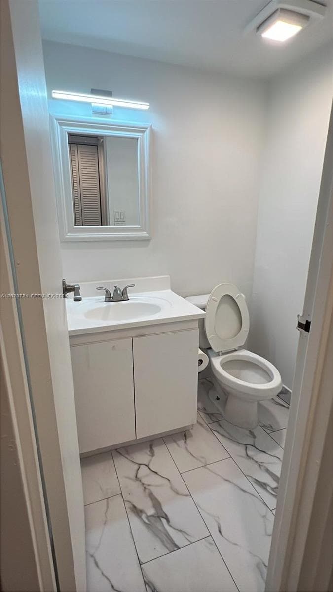 100 Bayview Dr 1102 photo 21