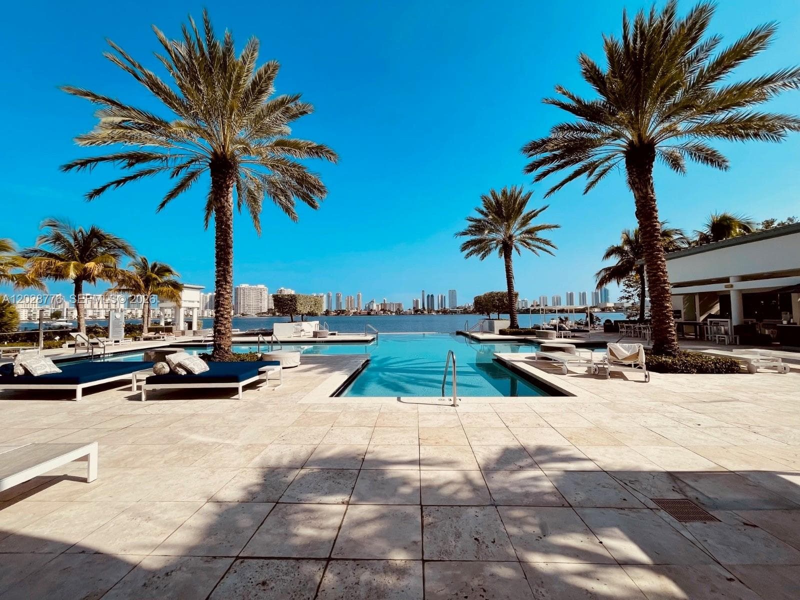 17111 Biscayne Blvd 208 photo 1