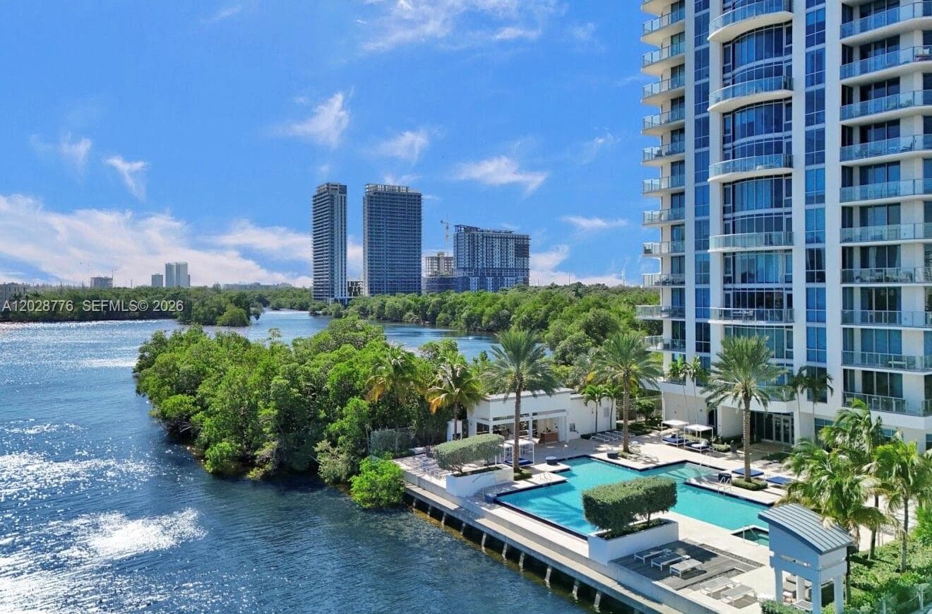17111 Biscayne Blvd 208 photo 4