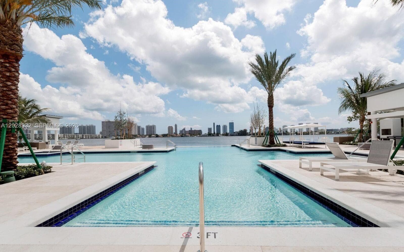 17111 N Biscayne Blvd 1703 photo 16