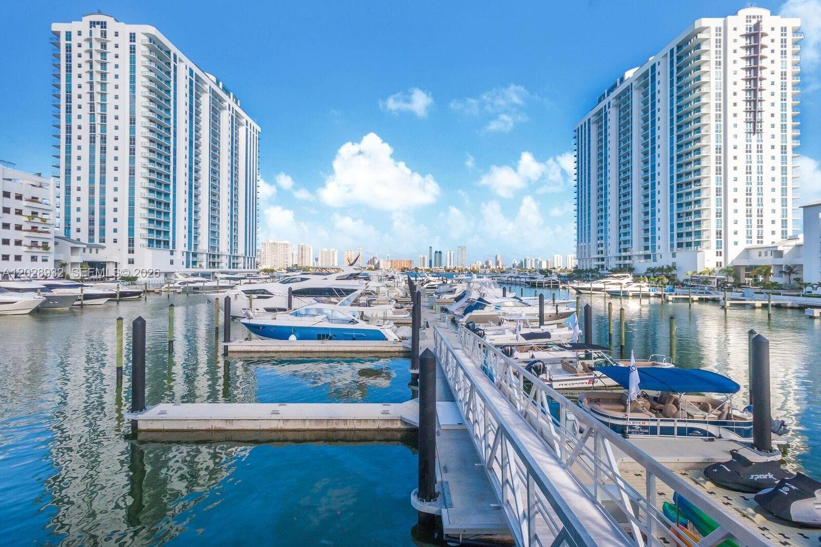 17111 N Biscayne Blvd 1703 photo 3