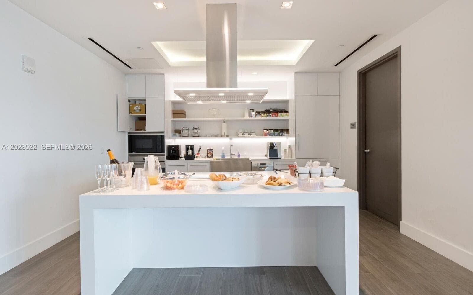 17111 N Biscayne Blvd 1703 photo 11